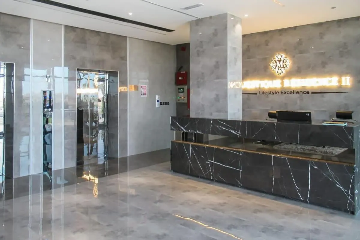 Frank Porter - Majestique Residence Dubai Apartment